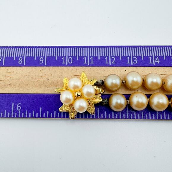 Vintage Double Strand Faux Pearl Bracelet Gold-Tone Starburst Clasp Timeless - Picture 8 of 8